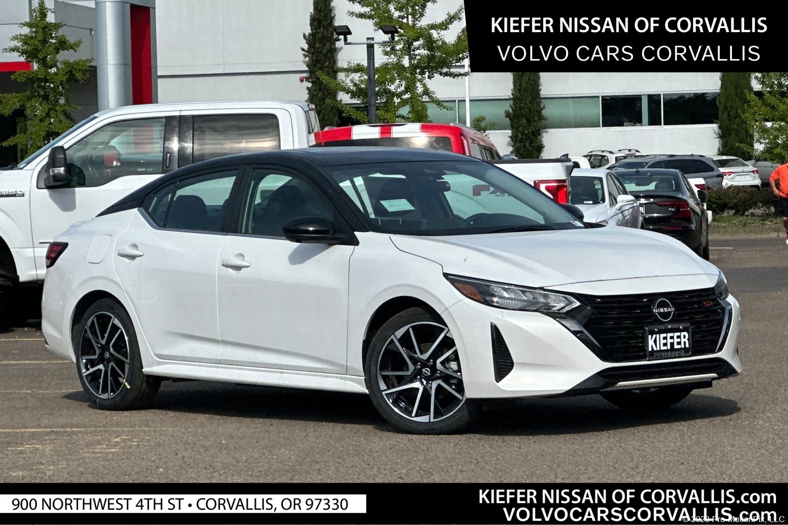 2025 Nissan Sentra SR's photo