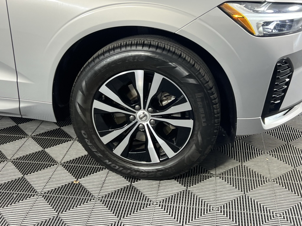 2024 Volvo XC60 B5 Core photo 9