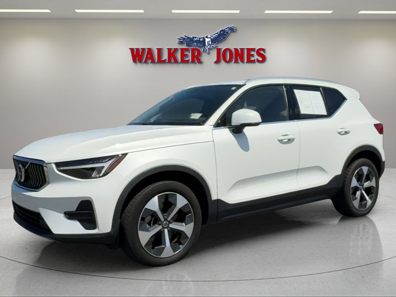 2024 Volvo XC40 AWD Core photo 6
