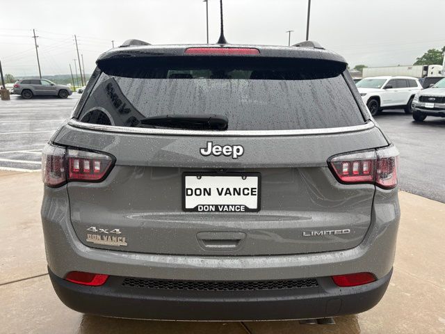 2022 Jeep Compass Limited photo 4