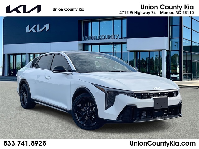 2025 Kia K4 GT-Line Turbo's photo