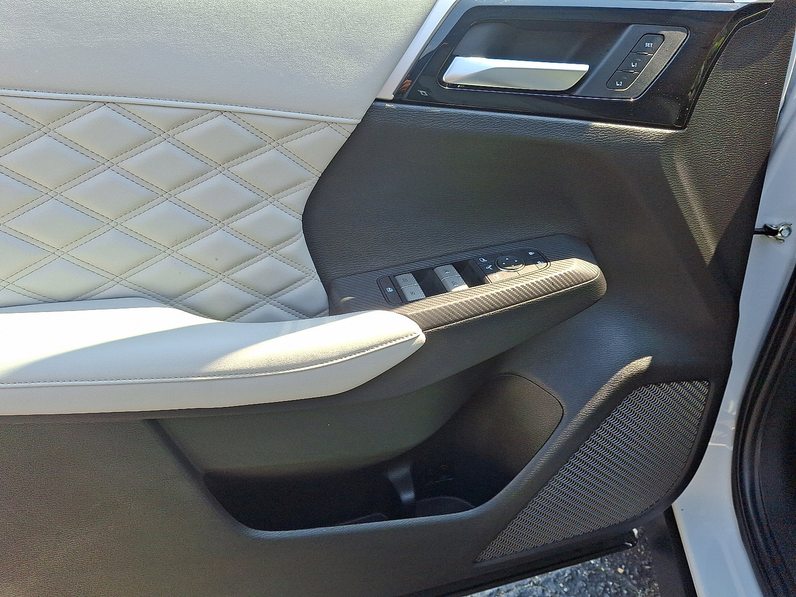2023 Mitsubishi Outlander SEL photo 11