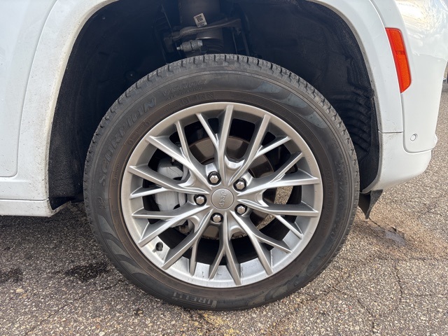 2022 Jeep Grand Cherokee Summit photo 5