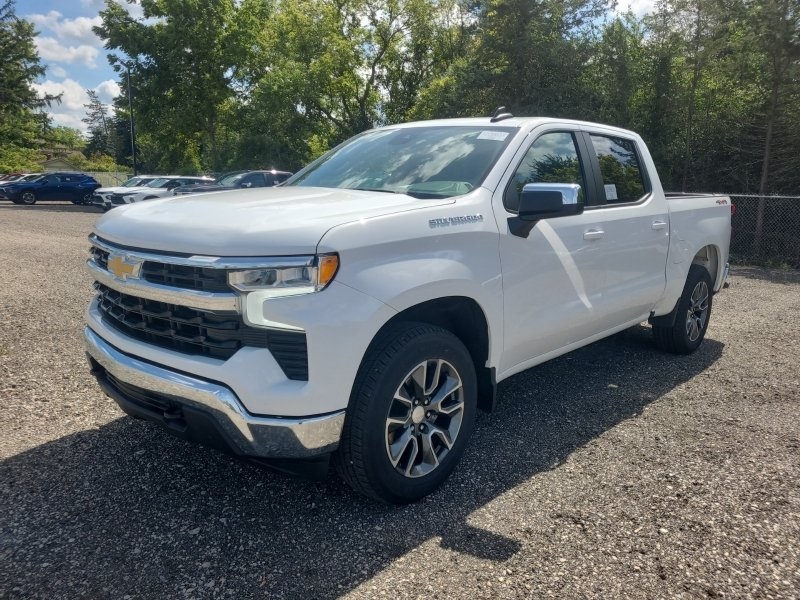 2022 Chevrolet Silverado 1500 LT photo 2