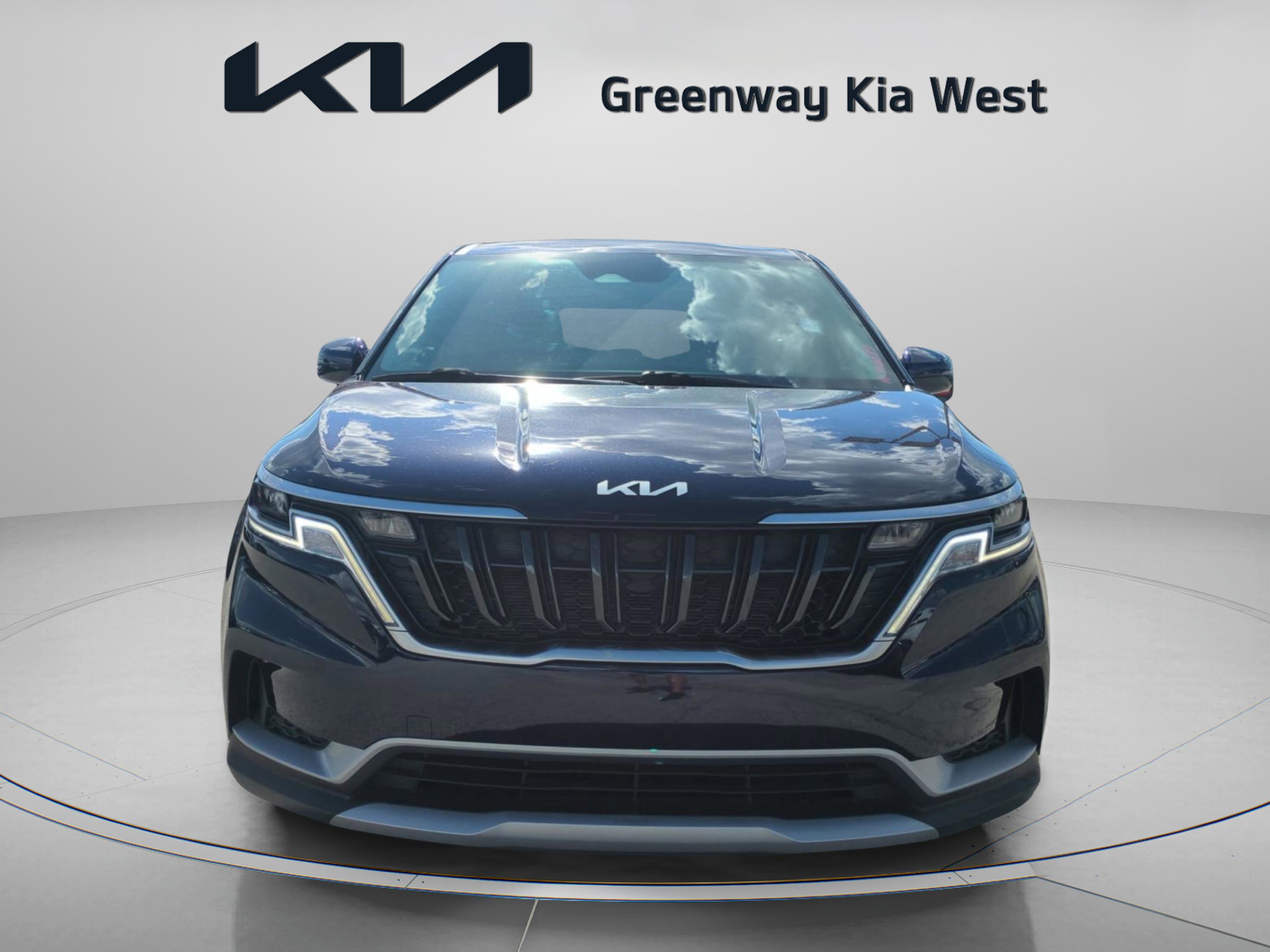 2024 Kia Carnival LX photo 2