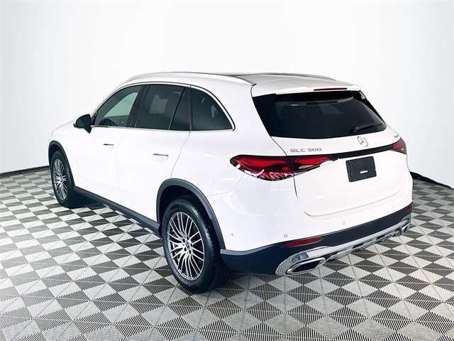 2025 Mercedes Benz GLC 300 4MATIC photo 5