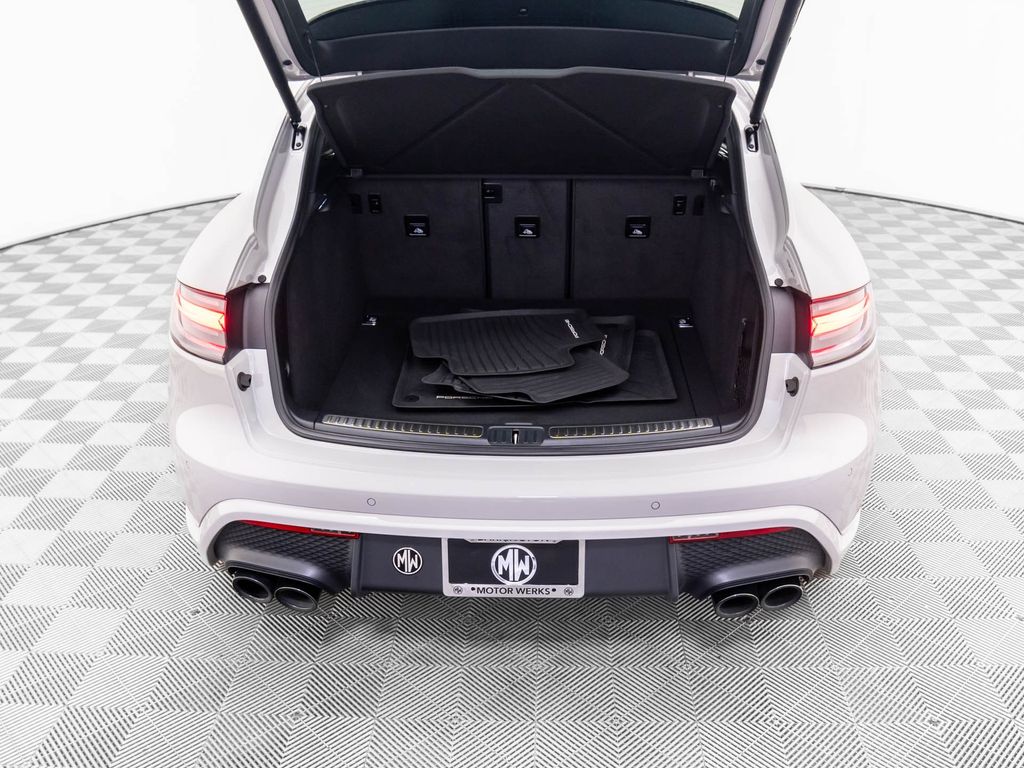 2022 Porsche Macan S photo 28