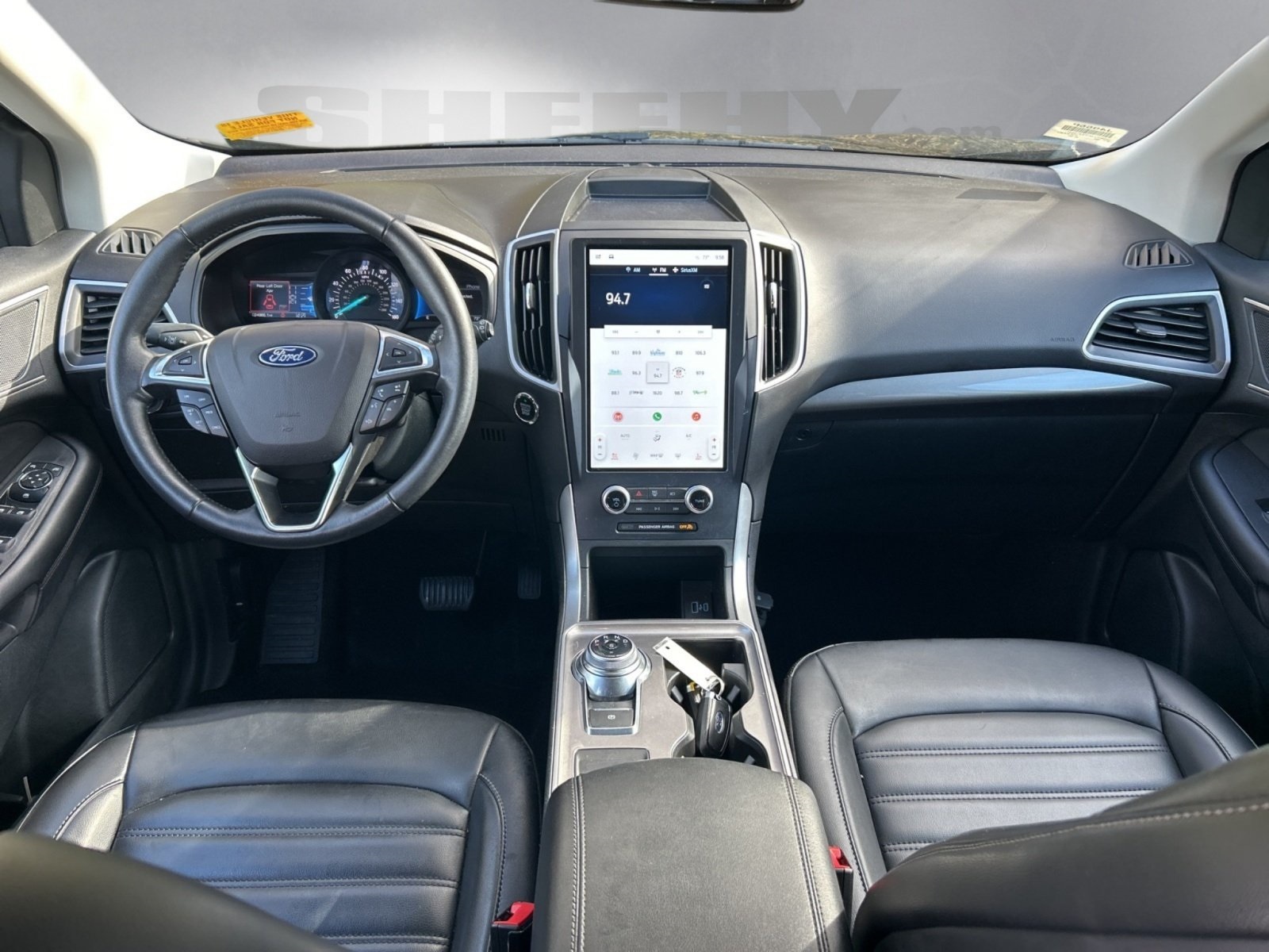 2023 Ford Edge SEL photo 3