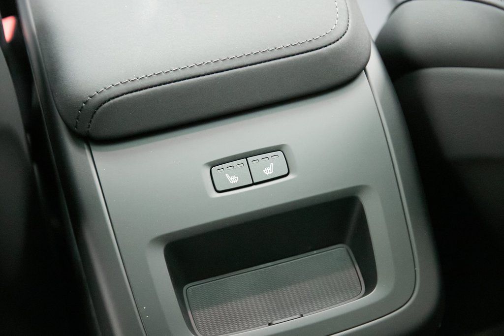 2026 VOLVO XC60 - Image 19