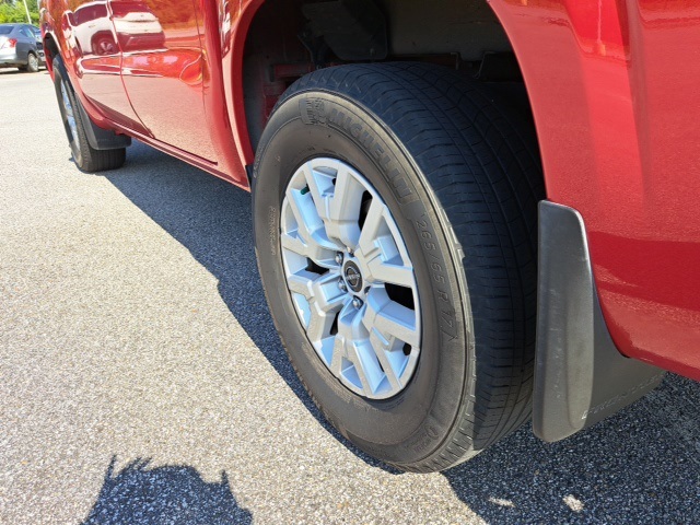 2022 Nissan Frontier SV photo 12