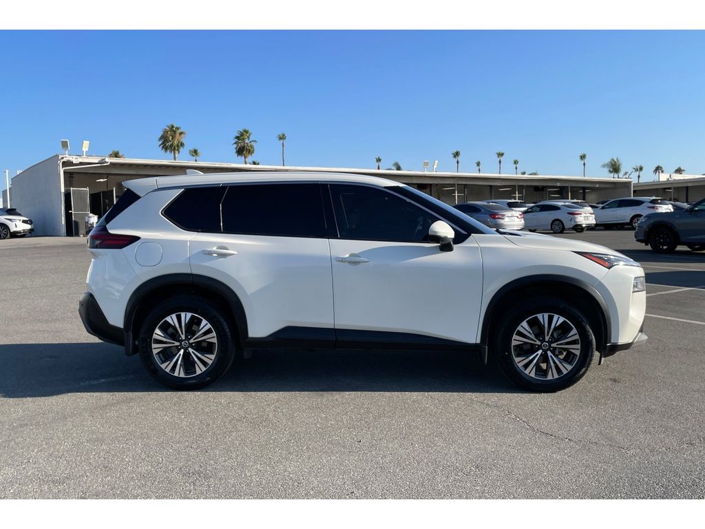 2021 Nissan Rogue SV photo 6