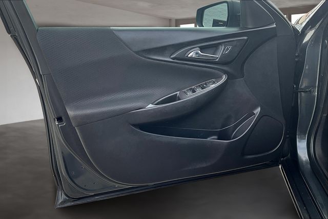 2017 Chevrolet Malibu LS photo 16