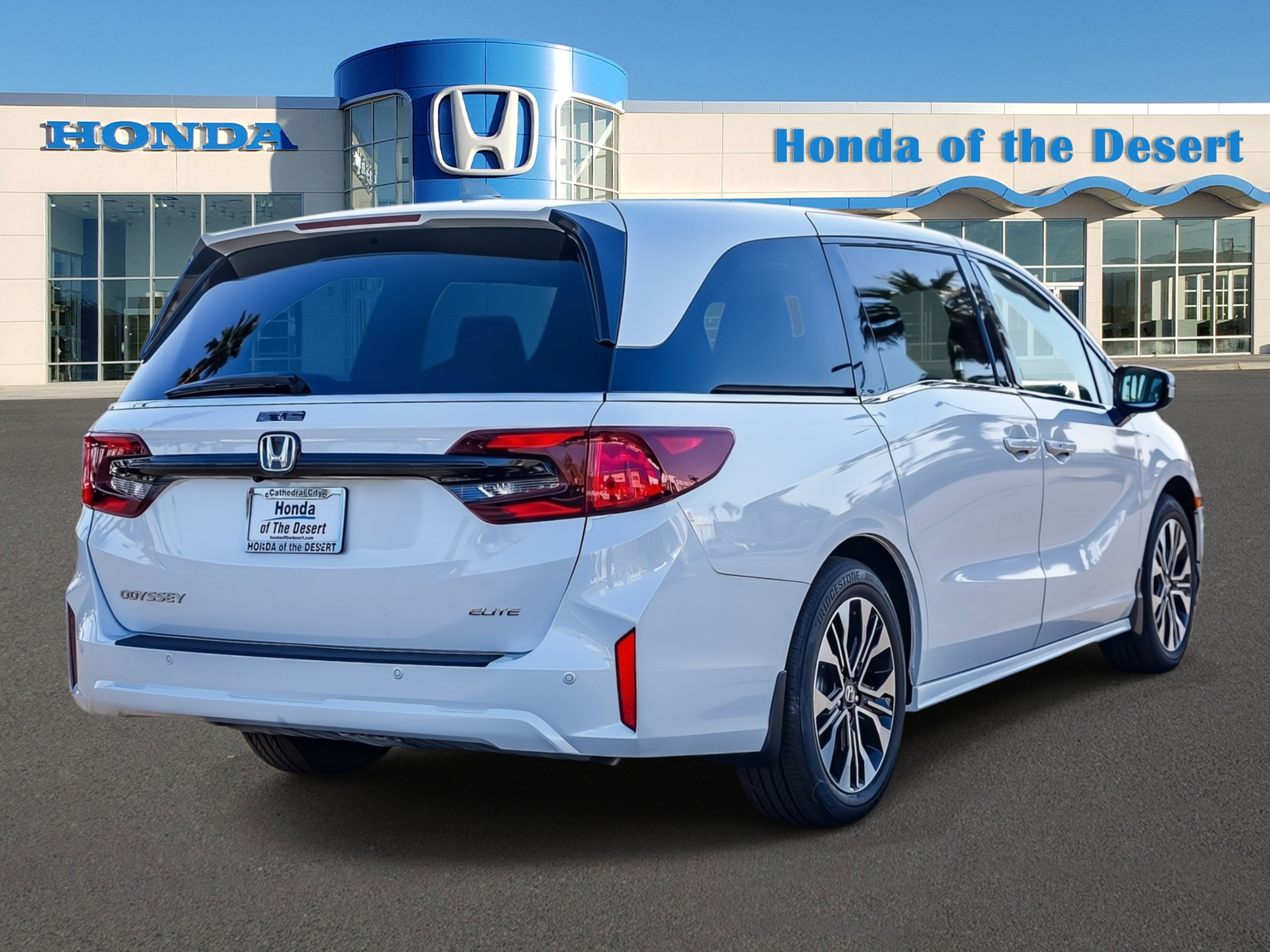 2026 Honda Odyssey Elite photo 3