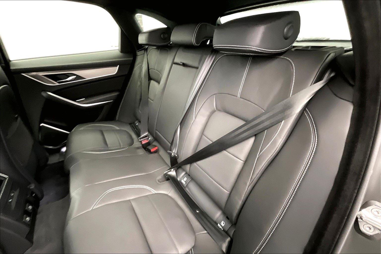 2026 Jaguar F-PACE P250 R-Dynamic S photo 6