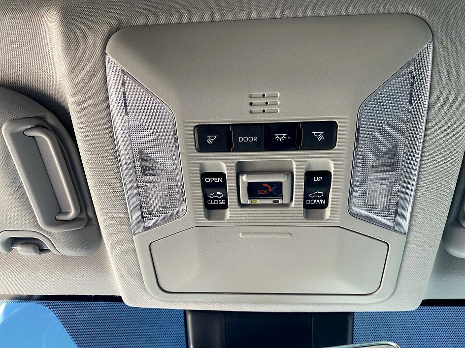 2025 Toyota RAV4 XLE Premium photo 12