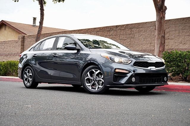Used 2019 Gray Kia LXS image 1