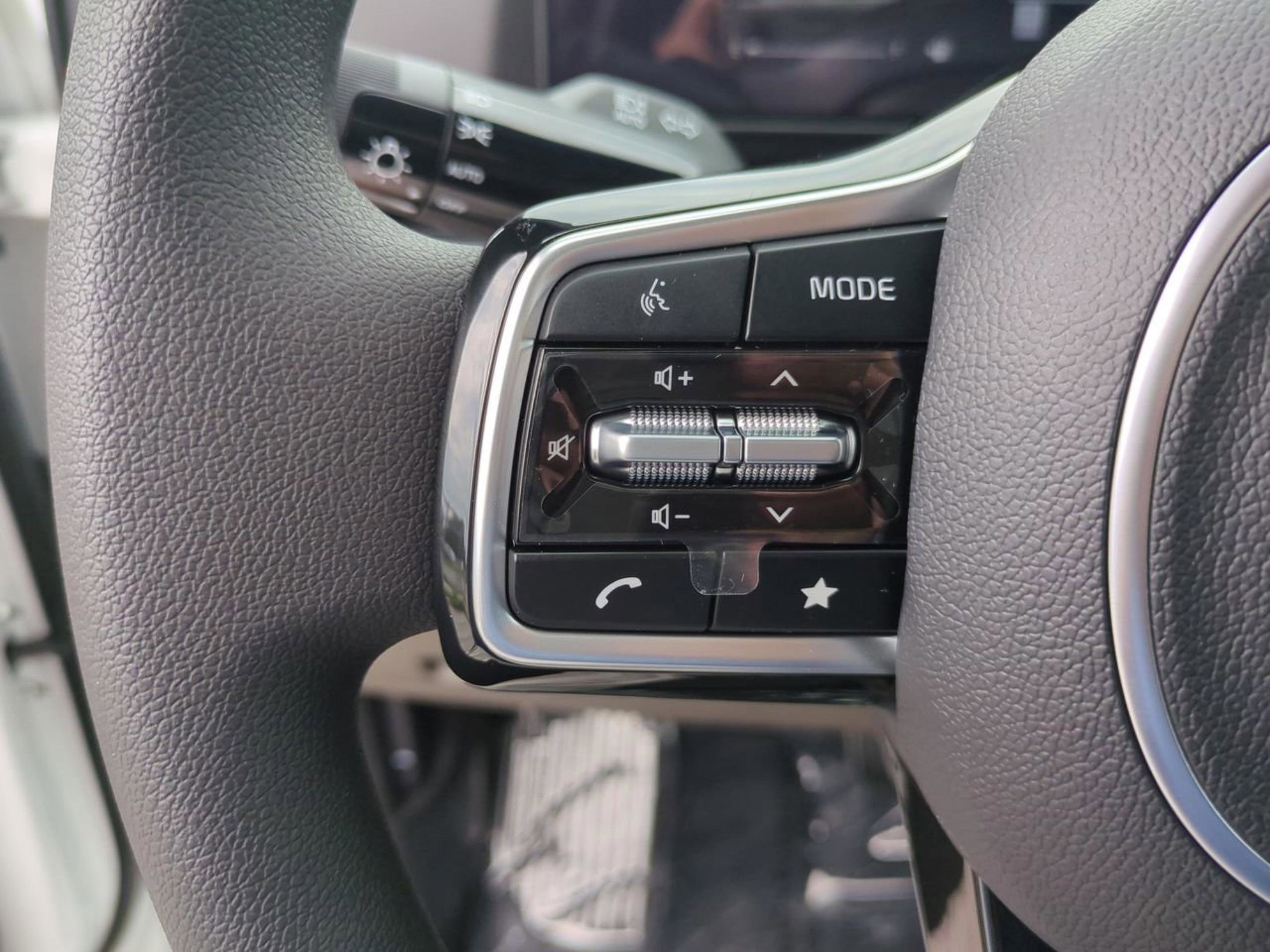 2026 Kia Carnival LX photo 21