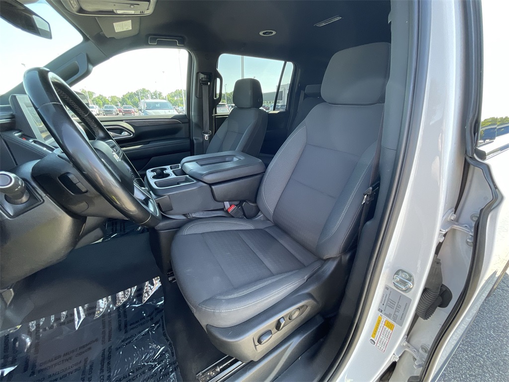 2023 Chevrolet Suburban LS photo 12