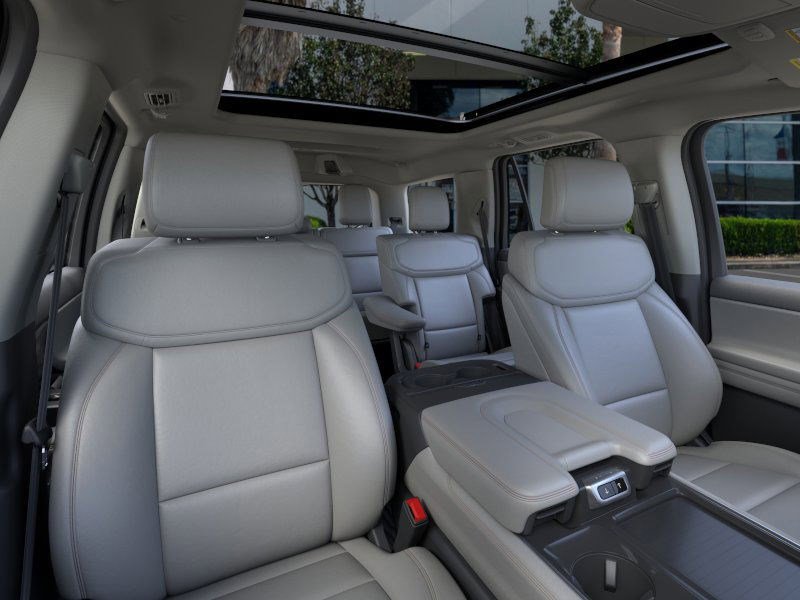 2025 Ford Expedition photo 10