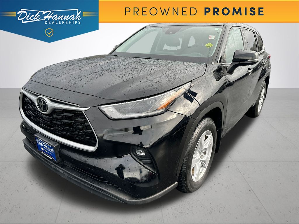 2021 Toyota Highlander LE's photo