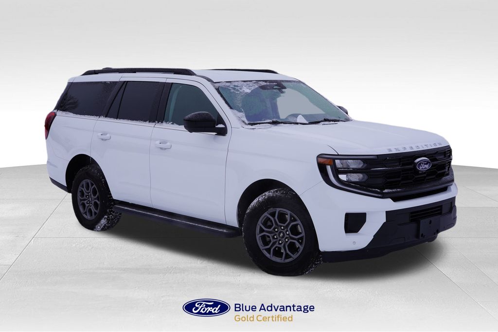2025 Ford Expedition Active's photo