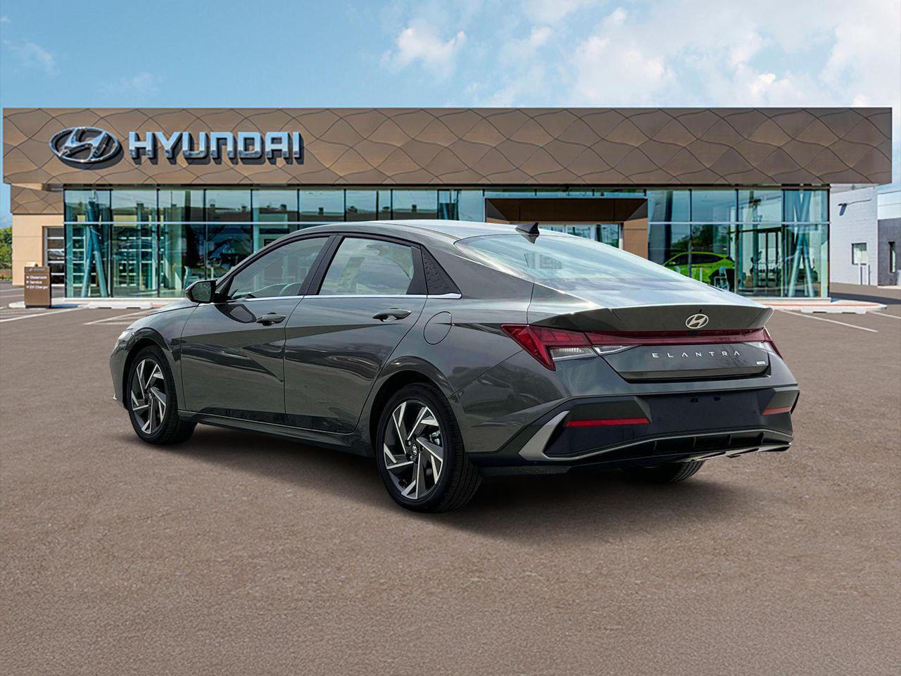 2025 Hyundai Elantra Hybrid Limited photo 4