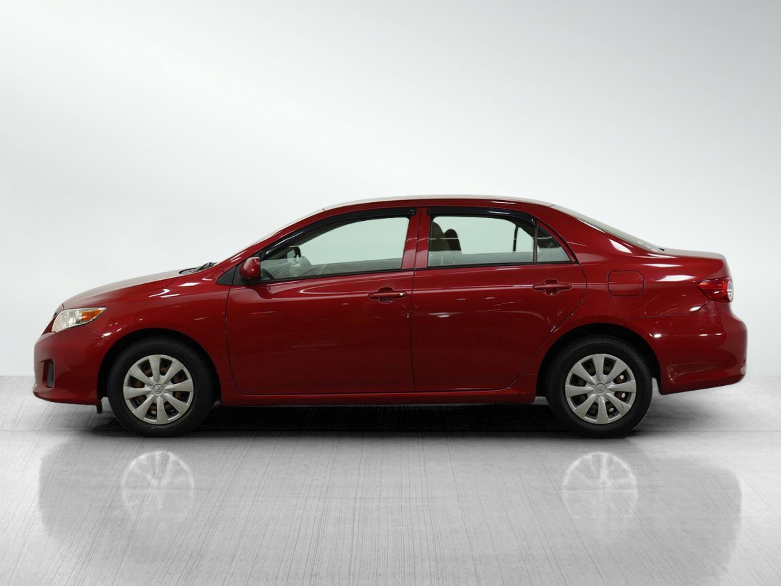 Used 2013 Toyota Corolla L with VIN JTDBU4EE8DJ121075 for sale in Bloomington, Minnesota