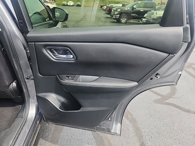 2024 Nissan Rogue SV photo 10