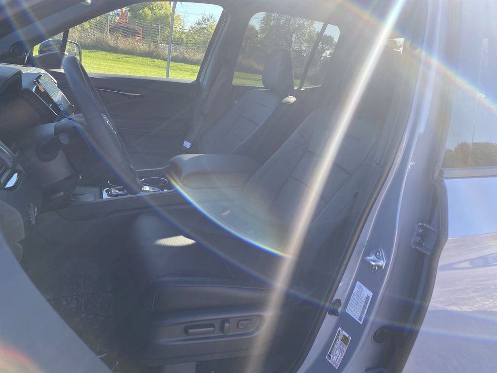 2026 Honda Ridgeline Black Edition photo 4