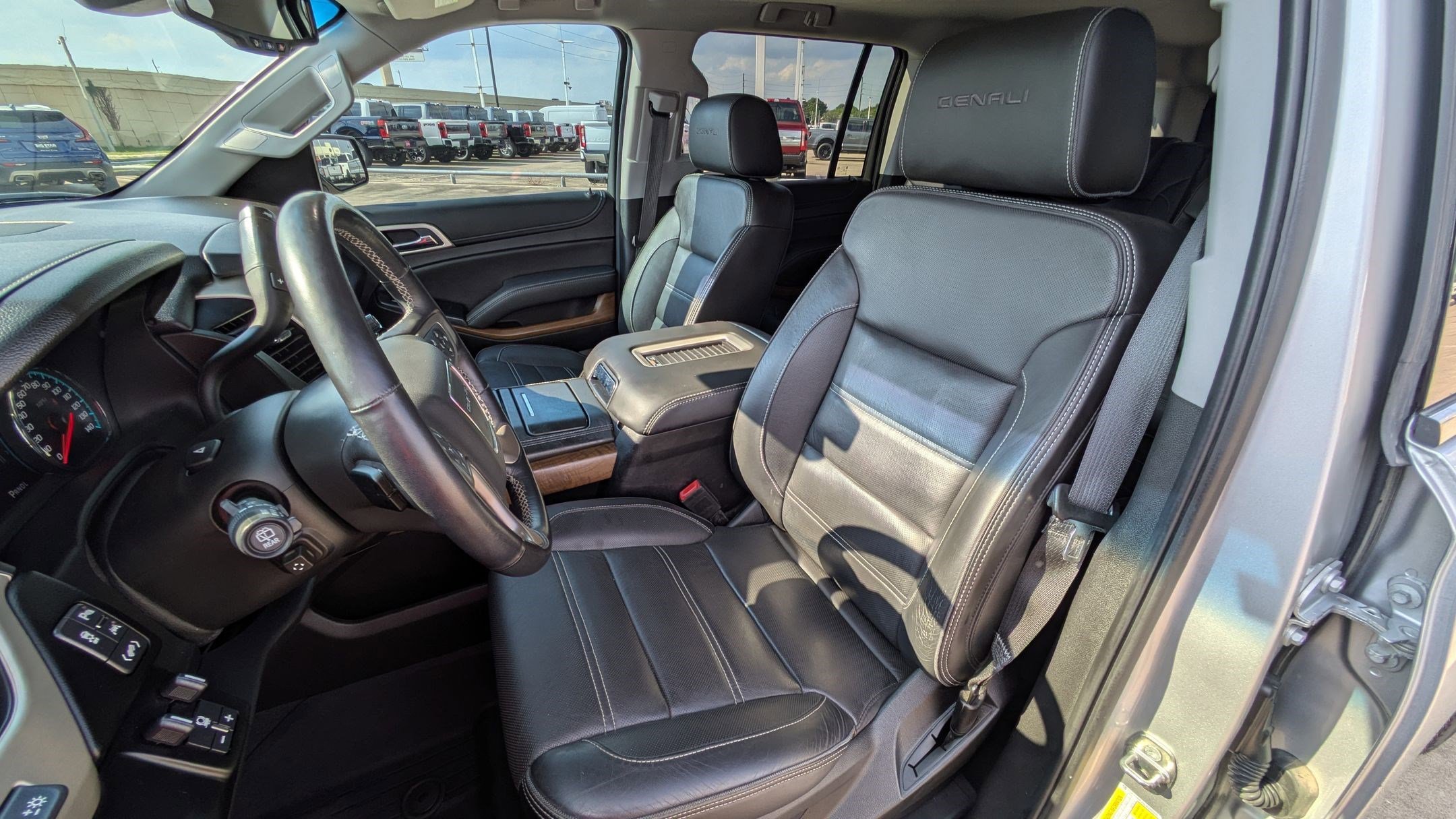 2020 Gmc Yukon XL Denali photo 23