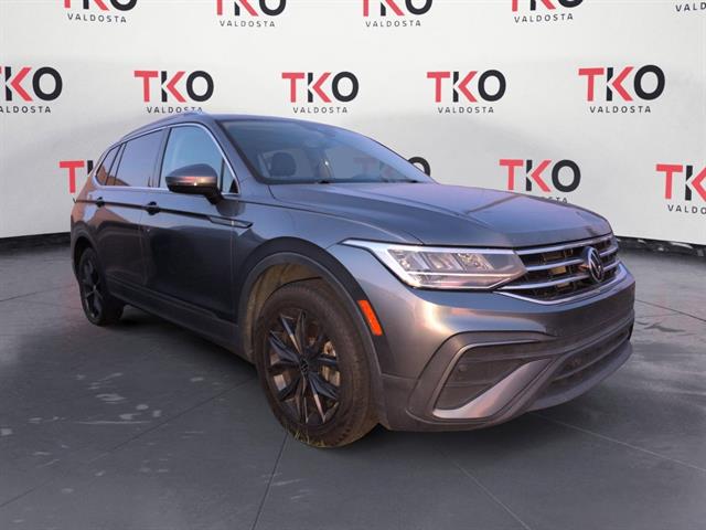 2022 Volkswagen Tiguan SE's photo