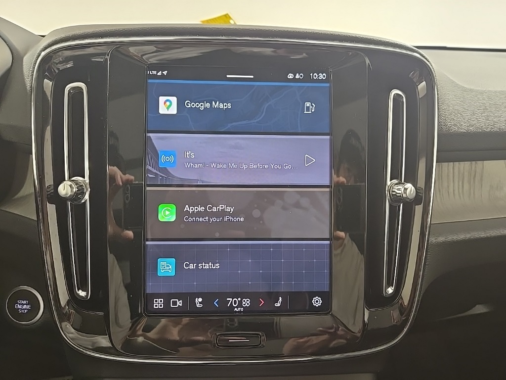 2025 Volvo XC40 Plus photo 14