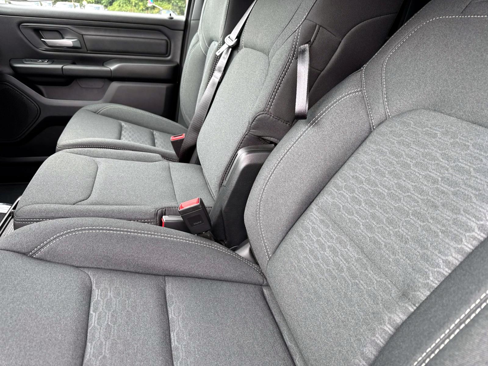 2025 Ram 1500 Tradesman photo 12