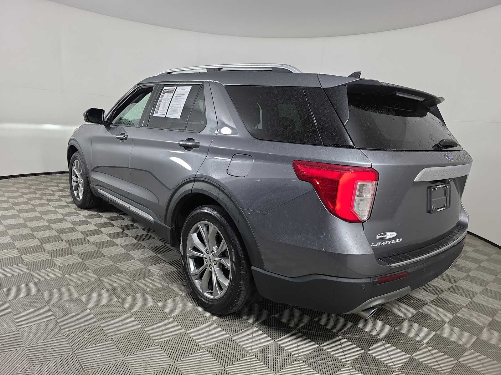 2022 Ford Explorer Limited photo 2