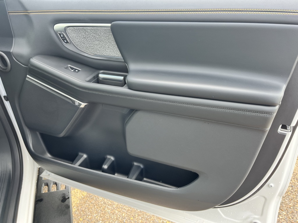 2025 Ford Expedition photo 19