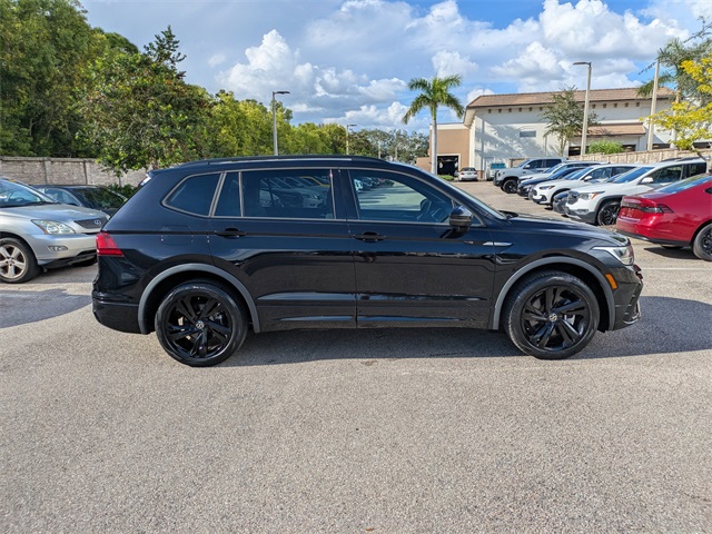 2023 Volkswagen Tiguan SE R-Line Black photo 3