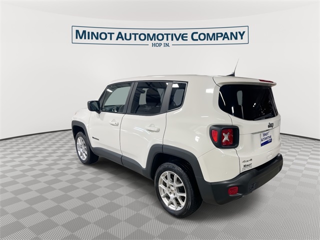 2023 Jeep Renegade Latitude photo 3