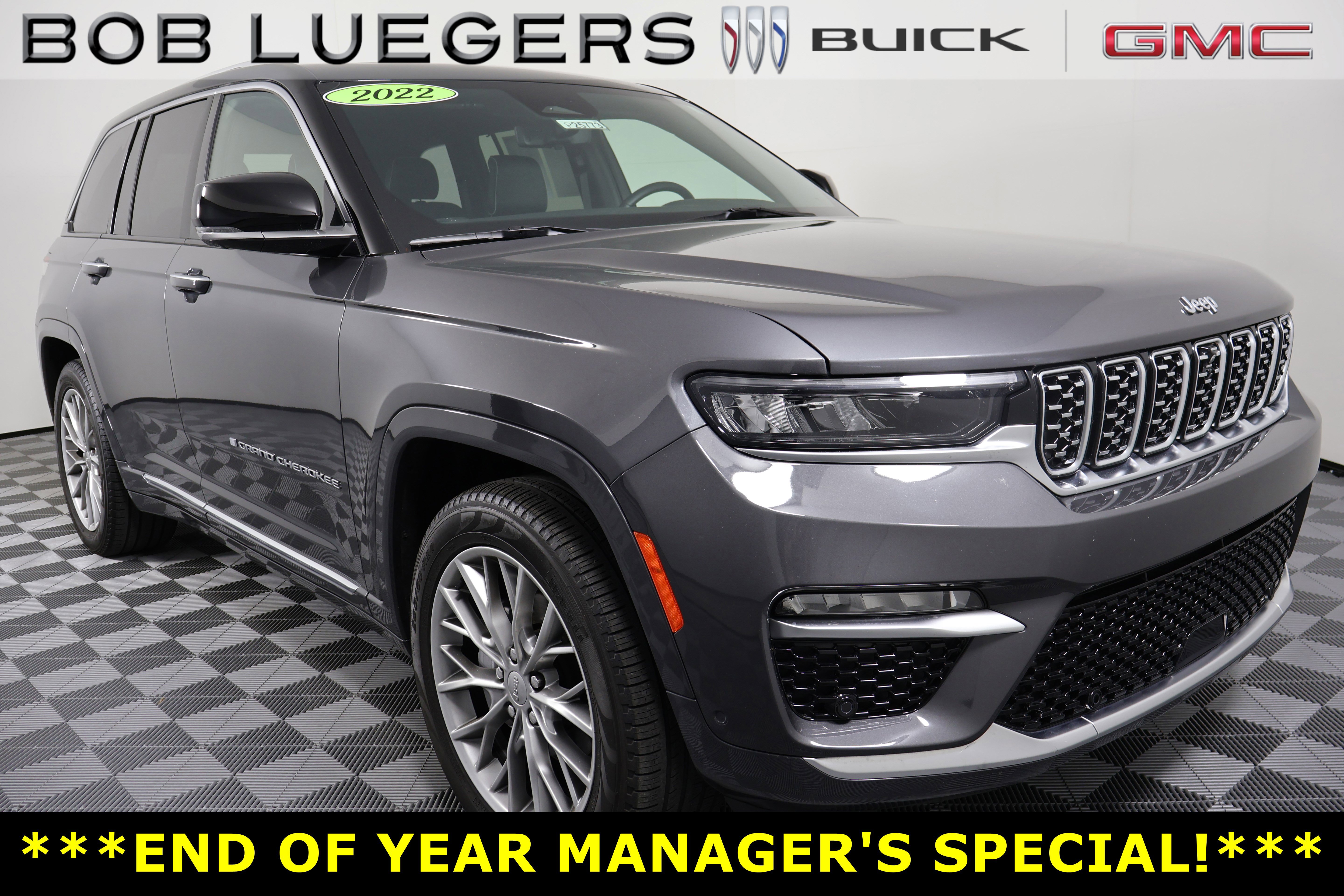 2022 Jeep Grand Cherokee Summit's photo