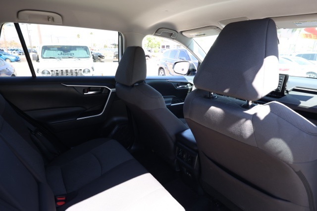 2022 Toyota RAV4 XLE photo 14