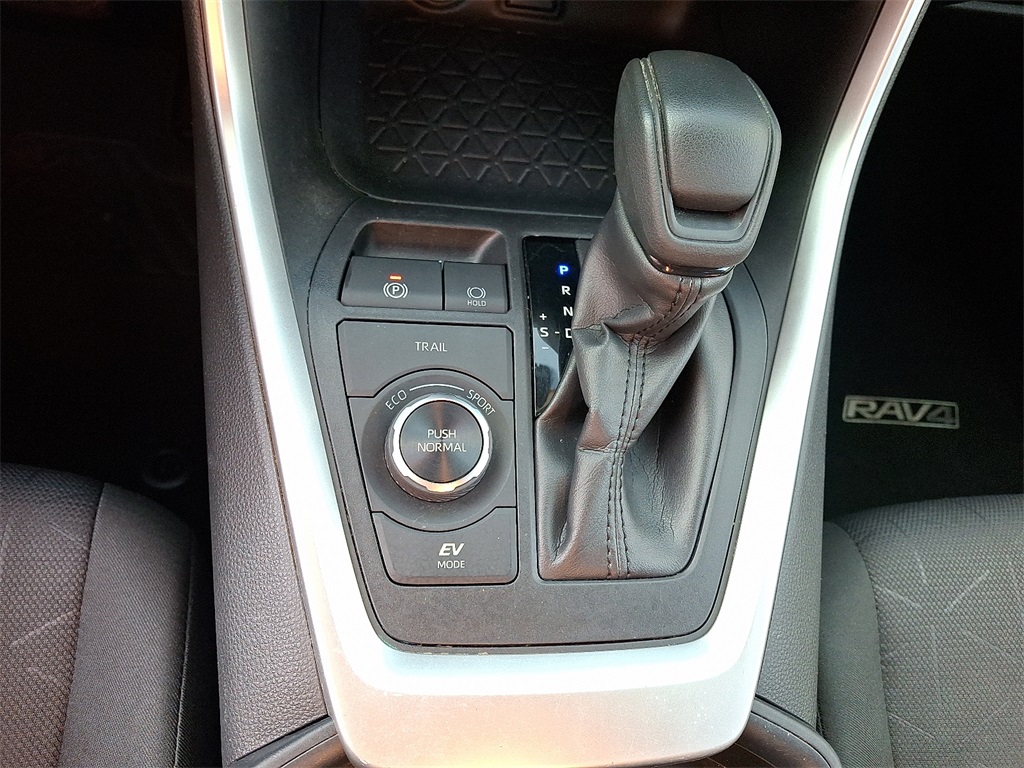 2019 Toyota RAV4 Hybrid XLE photo 20