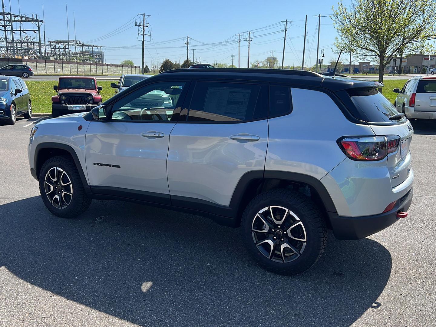 2025 Jeep Compass Trailhawk photo 5