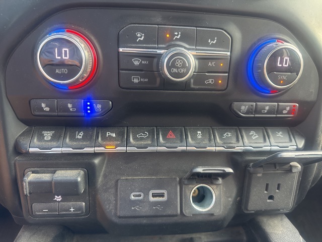Used 2022 White Chevrolet High Country image 22