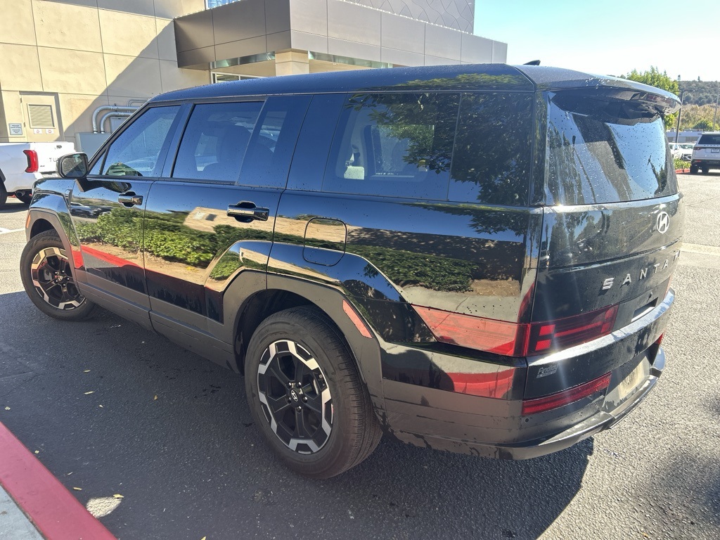 Used 2025 Black Hyundai SE image 5