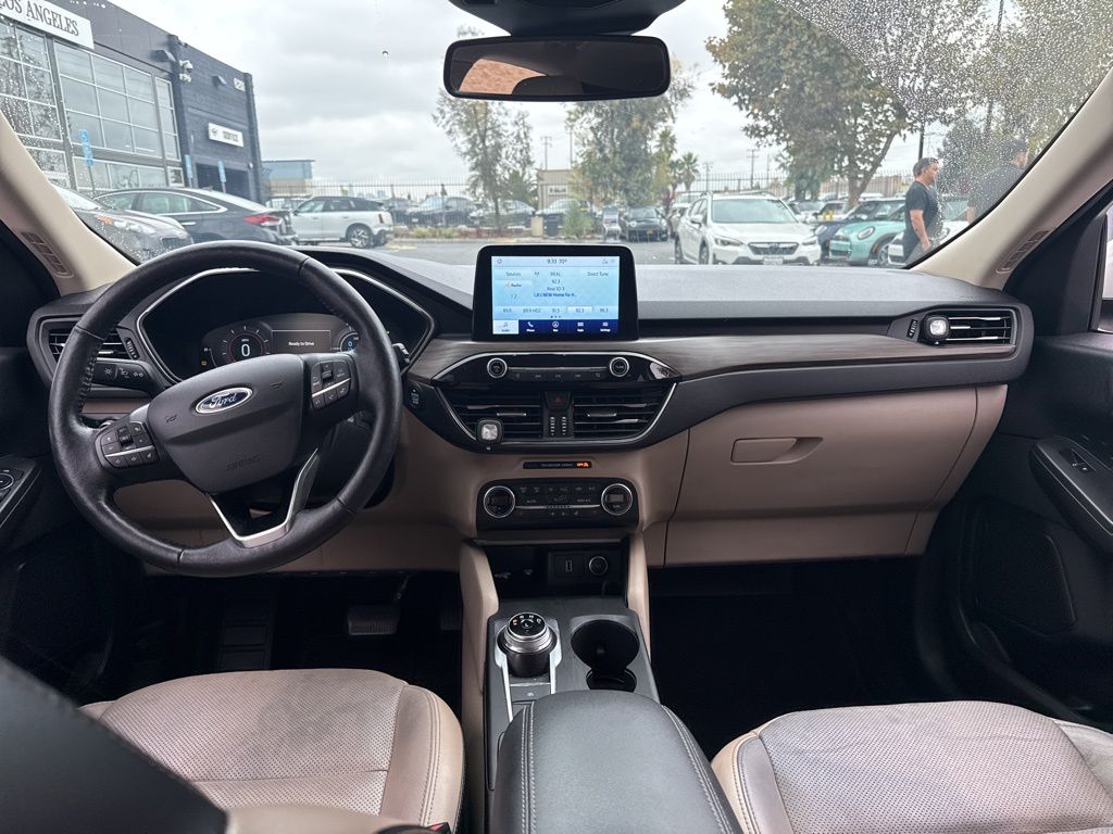 2020 Ford Escape Titanium Hybrid photo 9