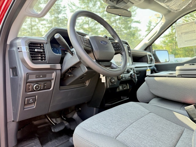 2025 Ford F-150 XL photo 13