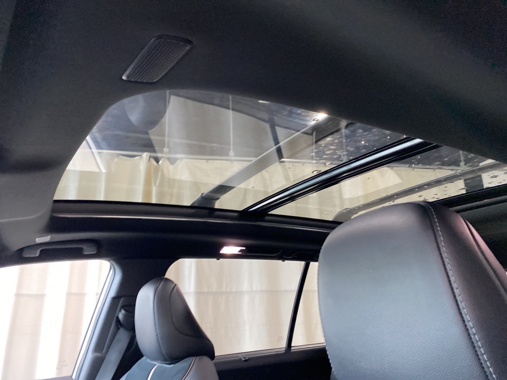 2024 Toyota Highlander Hybrid Limited photo 2