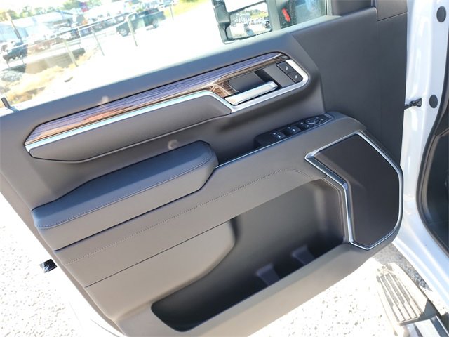 2026 Chevrolet Silverado 3500HD LT photo 16
