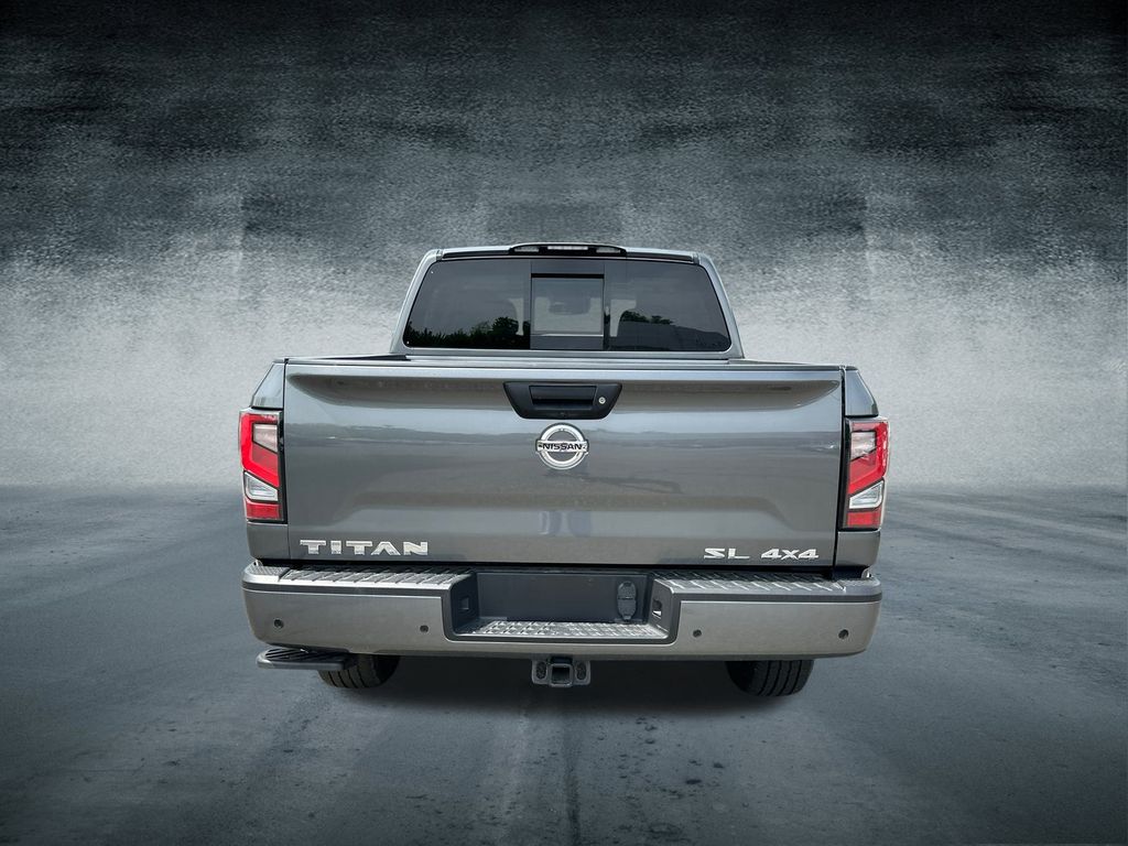 2021 Nissan Titan SL photo 3