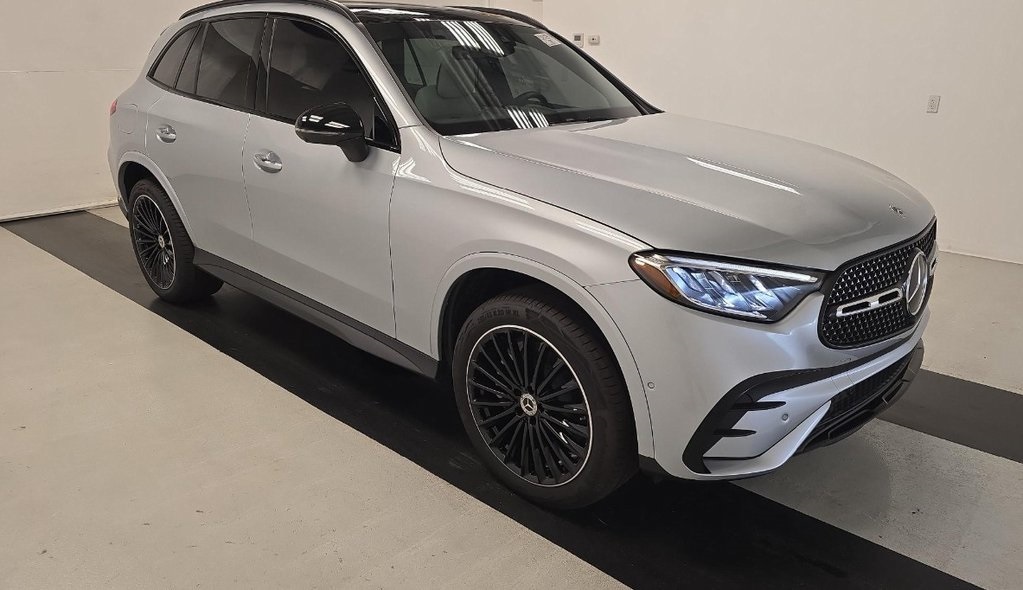 2025 Mercedes Benz GLC 300 4MATIC photo 3
