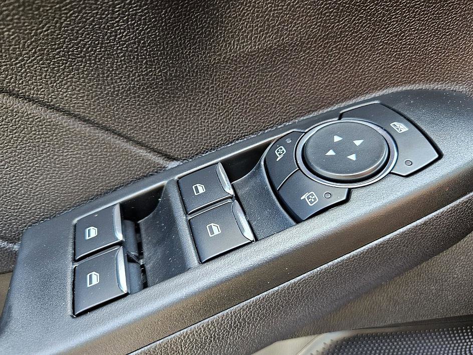 2021 Ford Escape SE photo 28